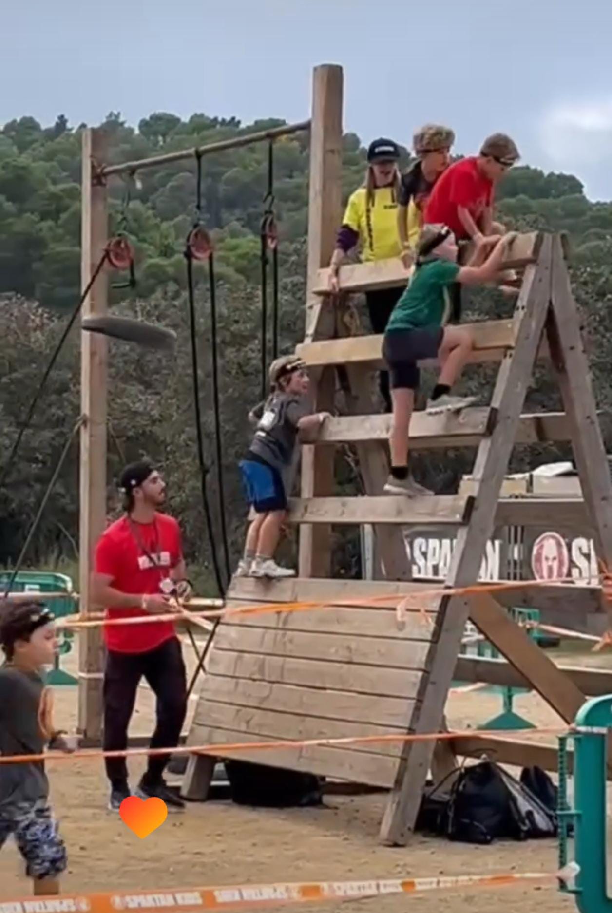 EL JOVE ATLETA DEL CAB, BIEL CORRES,  COMPLETA LA SPARTAN KIDS RACE