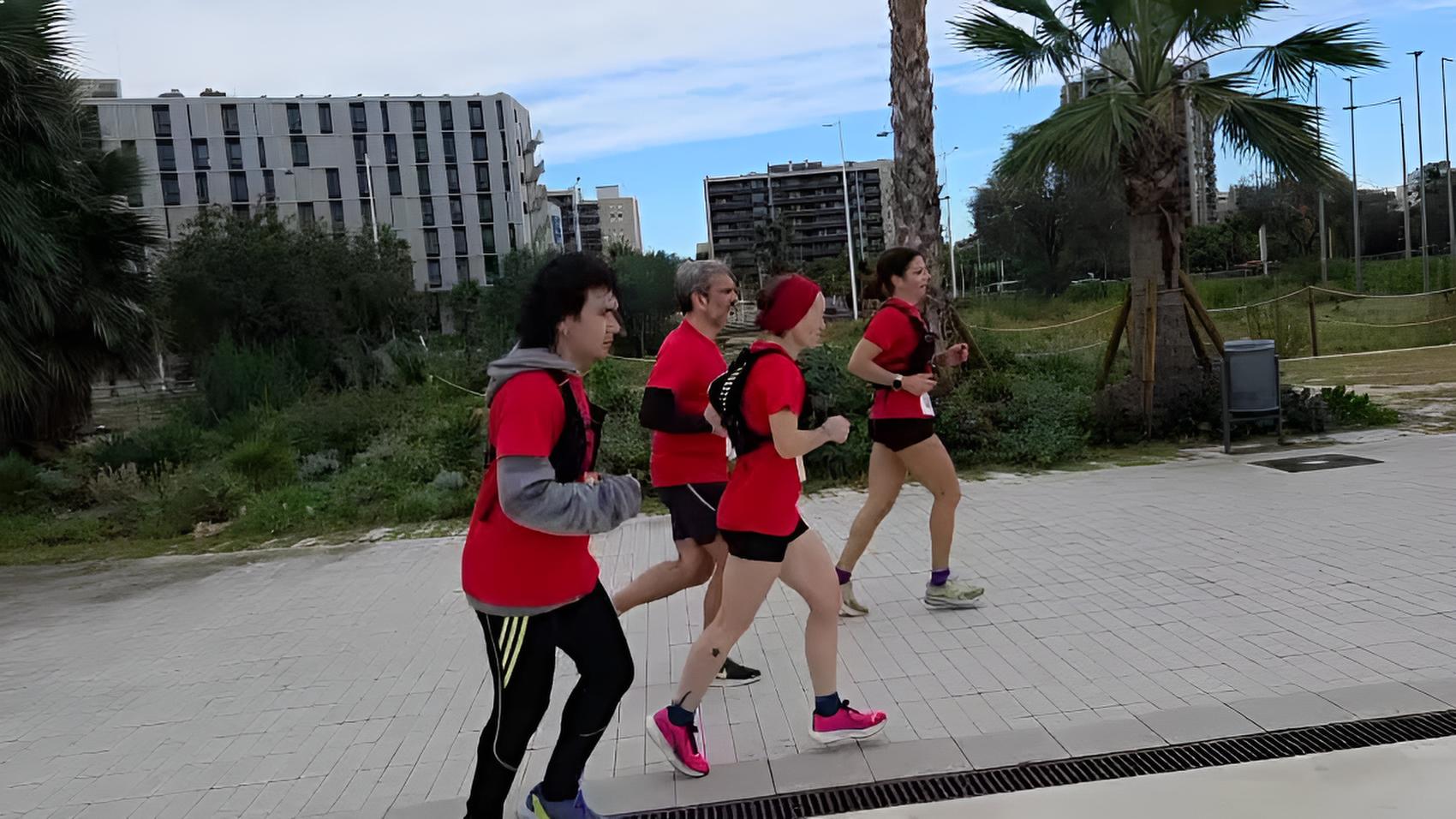 LA PLUJA NO ATURA ALS ATLETES DEL CAB A LA BEER RUNNERS BARCELONA