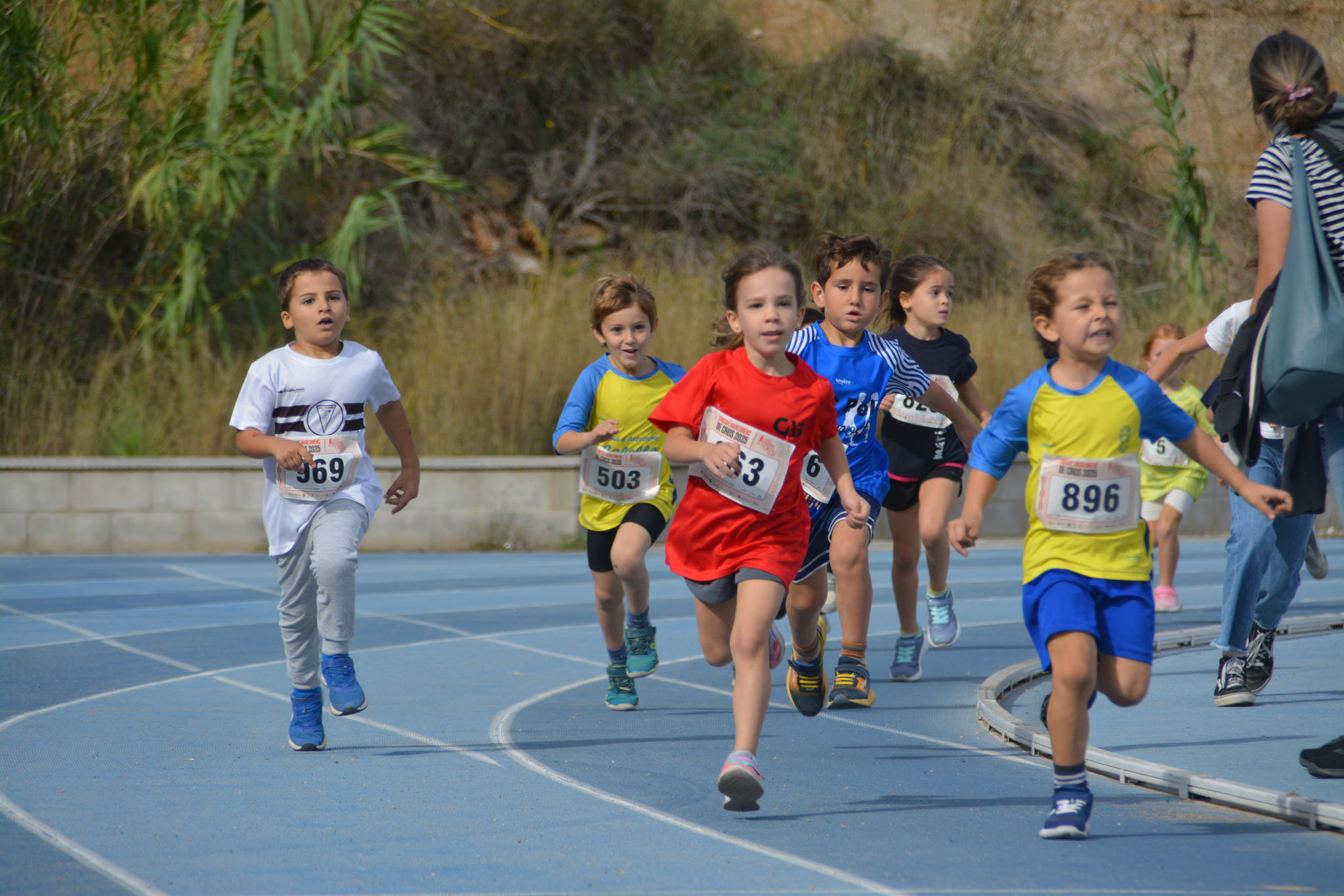 LIA DAROCA I BRUNA PAREJA GUANYEN EL CROS DE CALELLA DE LA CATEGORIA SUB6 I SUB8